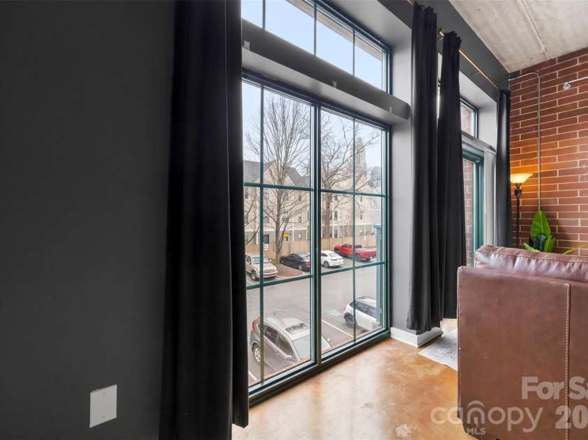 626 Graham Street, Charlotte, NC 28202.  MLS# CAR4350299, YatesRealty ID 13166. 