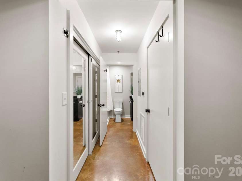 626 Graham Street, Charlotte, NC 28202.  MLS# CAR4350299, YatesRealty ID 13166. 