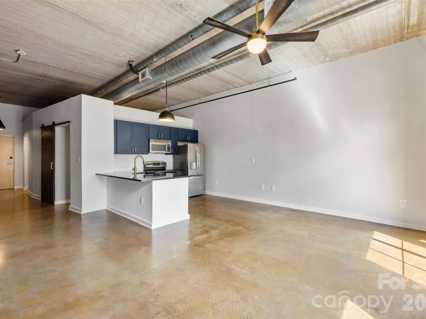 626 Graham Street, Charlotte, NC 28202.  MLS# CAR4426839, YatesRealty ID 13166. 