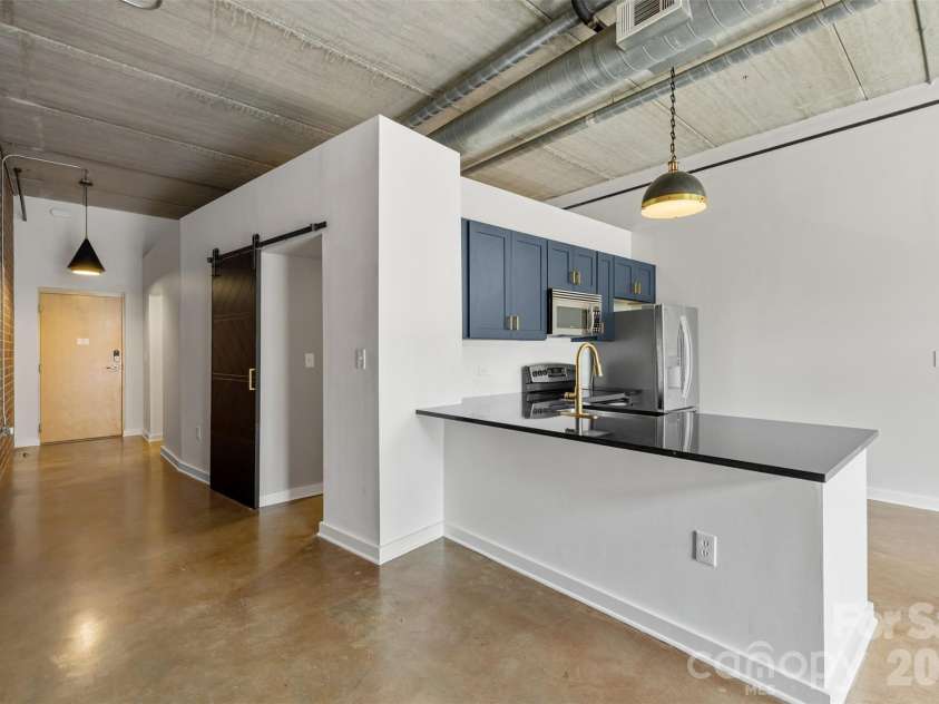 626 Graham Street, Charlotte, NC 28202.  MLS# CAR4426839, YatesRealty ID 13166. 