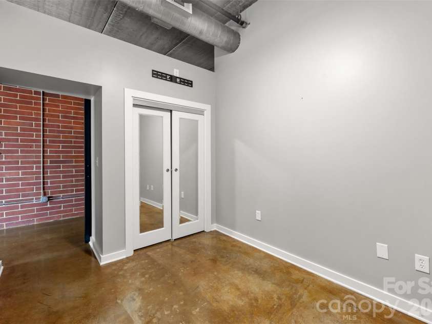 626 Graham Street, Charlotte, NC 28202.  MLS# CAR4426839, YatesRealty ID 13166. 