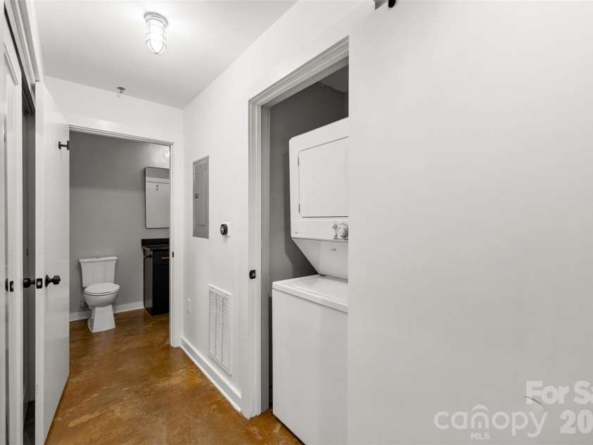 626 Graham Street, Charlotte, NC 28202.  MLS# CAR4426839, YatesRealty ID 13166. 