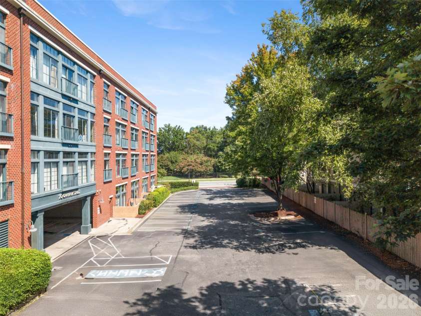 626 Graham Street, Charlotte, NC 28202.  MLS# CAR4426839, YatesRealty ID 13166. 