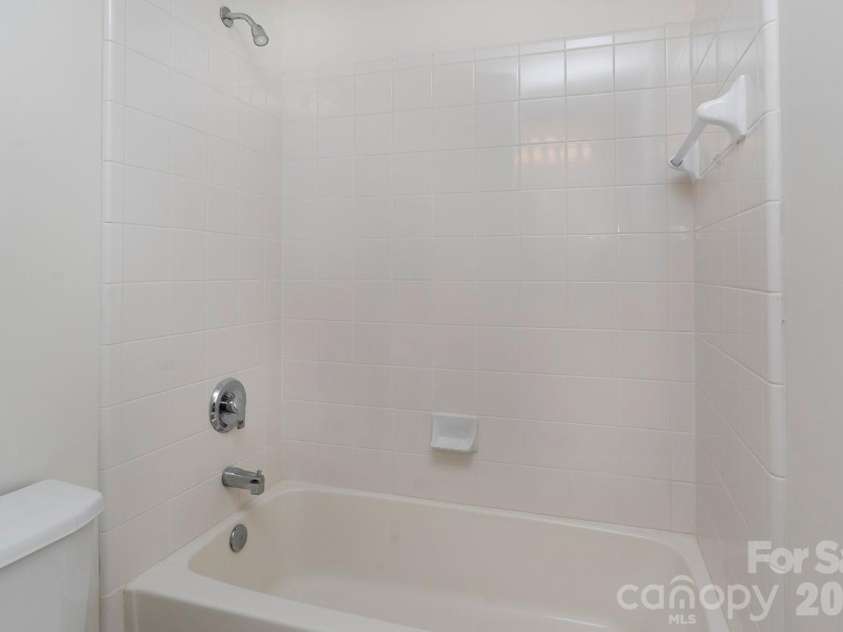 3408 Stettler View Road, Charlotte, NC 28210.  MLS# CAR4345113, YatesRealty ID 13167. 