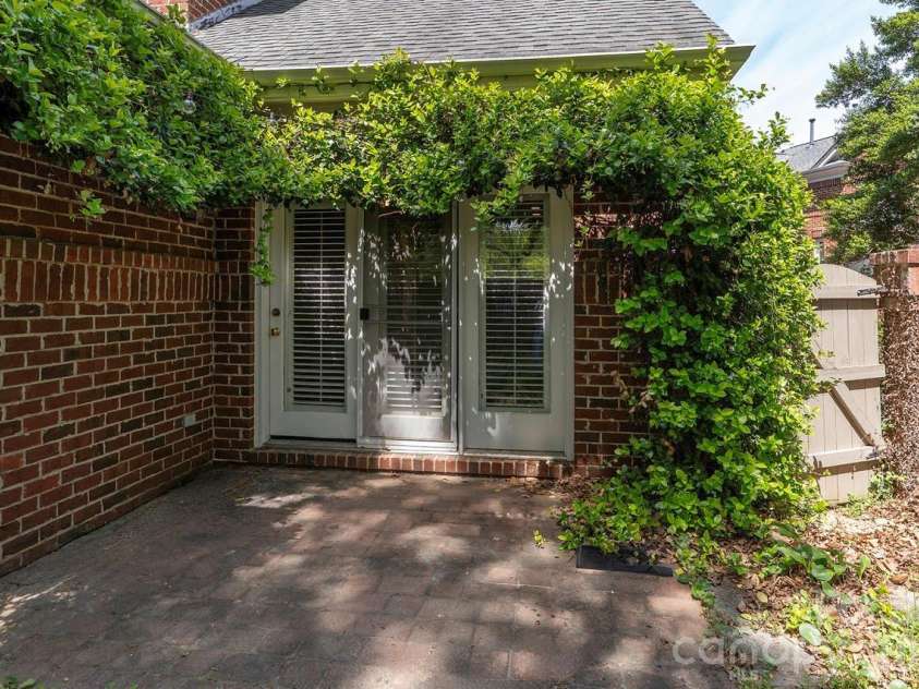 3408 Stettler View Road, Charlotte, NC 28210.  MLS# CAR4345113, YatesRealty ID 13167. 