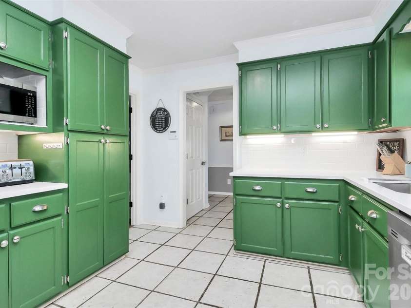 1148 Blossom Terrace, Fort Mill, SC 29715.  MLS# CAR4340952, YatesRealty ID 13169. Lots of Storage