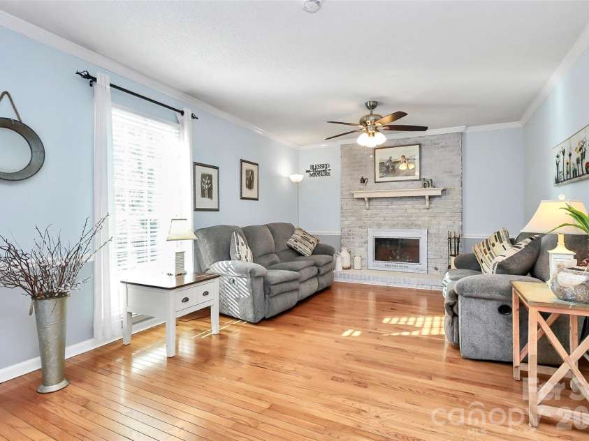 1148 Blossom Terrace, Fort Mill, SC 29715.  MLS# CAR4340952, YatesRealty ID 13169. Open, Airy Great Room