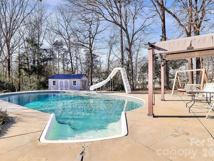 1148 Blossom Terrace, Fort Mill, SC 29715.  MLS# CAR4340952, YatesRealty ID 13169. Sparkling Pool