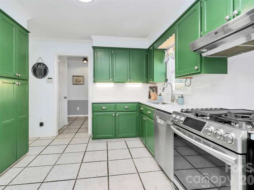 1148 Blossom Terrace, Fort Mill, SC 29715.  MLS# CAR4340952, YatesRealty ID 13169. Well-Designed Kitchen