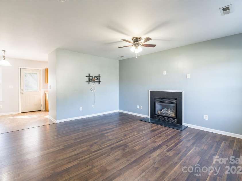 842 Wilcrest Court, York, SC 29745.  MLS# CAR4212436, YatesRealty ID 13169. 