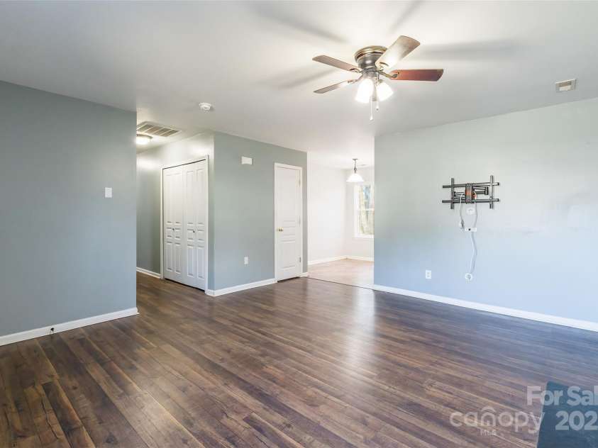 842 Wilcrest Court, York, SC 29745.  MLS# CAR4212436, YatesRealty ID 13169. 