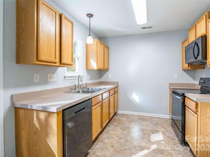 842 Wilcrest Court, York, SC 29745.  MLS# CAR4212436, YatesRealty ID 13169. 