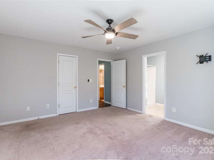 842 Wilcrest Court, York, SC 29745.  MLS# CAR4212436, YatesRealty ID 13169. 