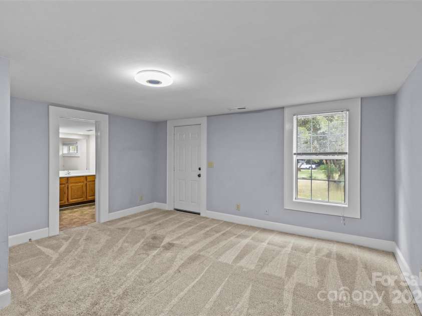 3824 Matthews Mint Hill Road, Matthews, NC 28105.  MLS# CAR4308589, YatesRealty ID 1317. 