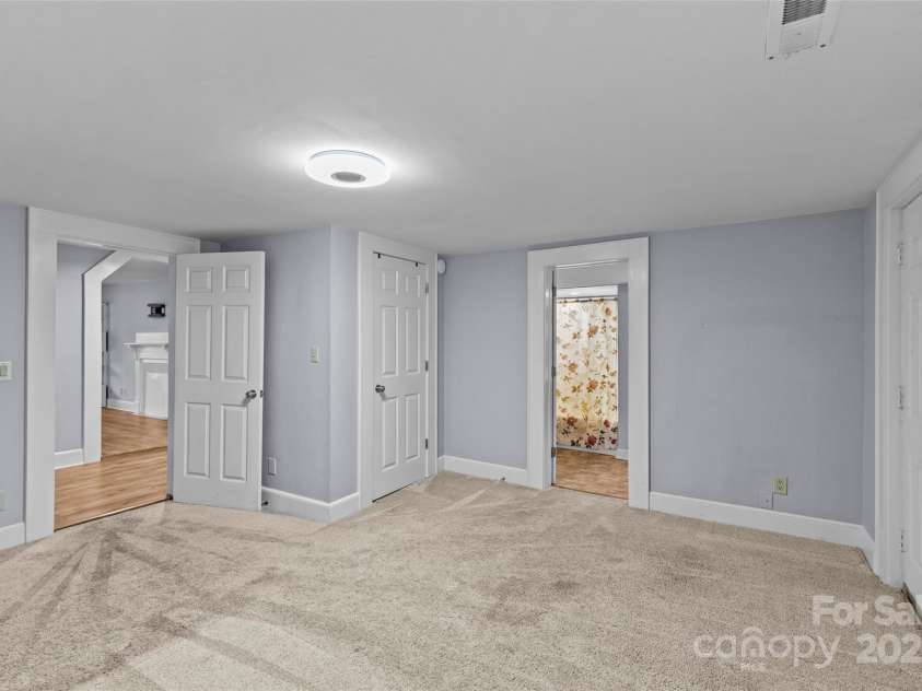 3824 Matthews Mint Hill Road, Matthews, NC 28105.  MLS# CAR4308589, YatesRealty ID 1317. 