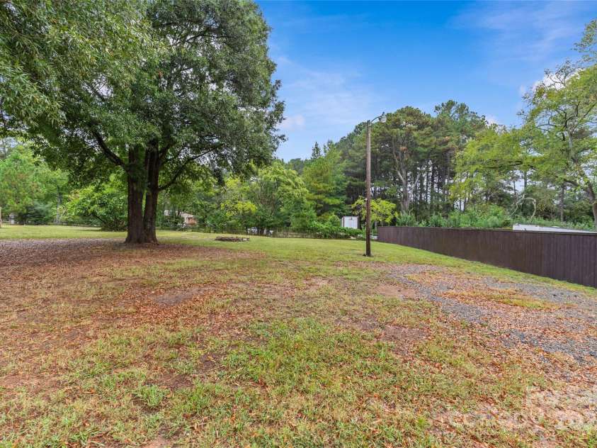 3824 Matthews Mint Hill Road, Matthews, NC 28105.  MLS# CAR4308589, YatesRealty ID 1317. 