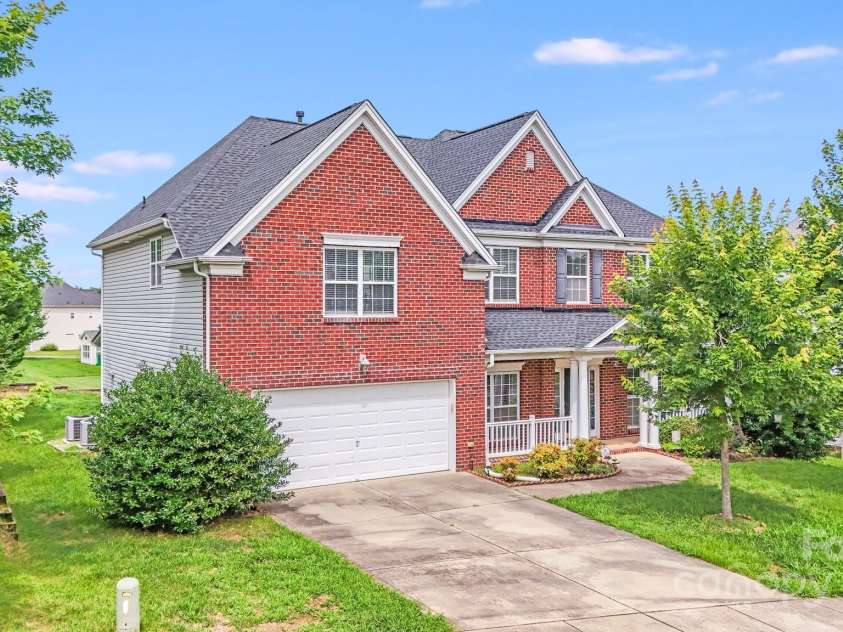 6227 Castlecove Road, Charlotte, NC 28278.  MLS# CAR4255965, YatesRealty ID 13170. 