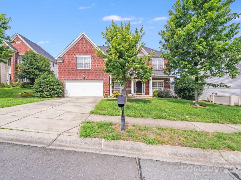 6227 Castlecove Road, Charlotte, NC 28278.  MLS# CAR4255965, YatesRealty ID 13170. 