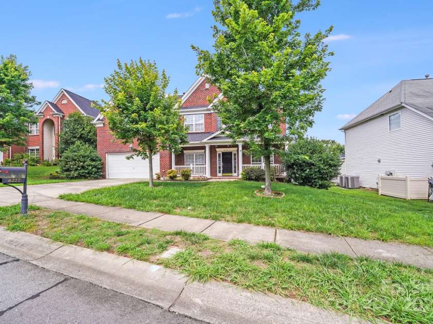 6227 Castlecove Road, Charlotte, NC 28278.  MLS# CAR4255965, YatesRealty ID 13170. 