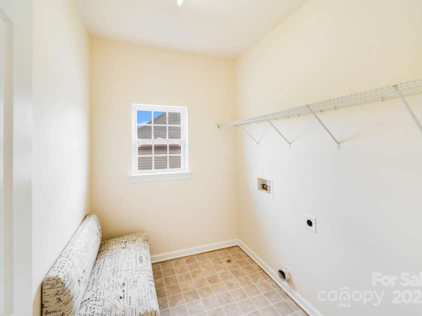 6227 Castlecove Road, Charlotte, NC 28278.  MLS# CAR4255965, YatesRealty ID 13170. 