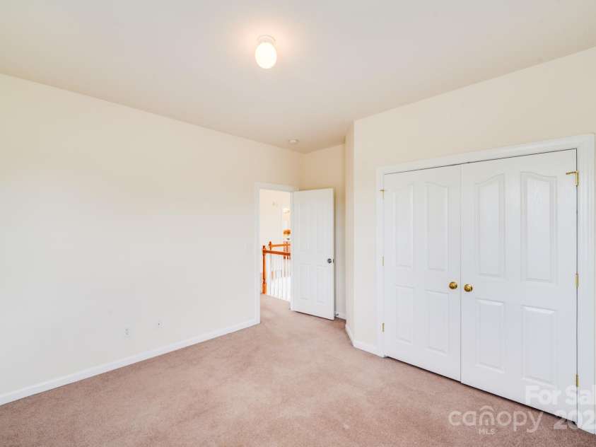 6227 Castlecove Road, Charlotte, NC 28278.  MLS# CAR4255965, YatesRealty ID 13170. 