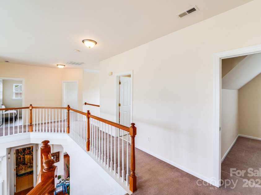 6227 Castlecove Road, Charlotte, NC 28278.  MLS# CAR4255965, YatesRealty ID 13170. 