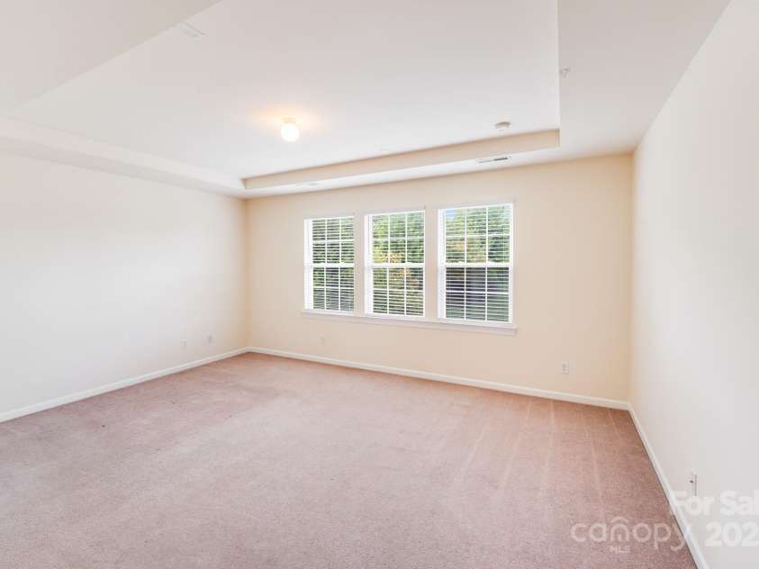 6227 Castlecove Road, Charlotte, NC 28278.  MLS# CAR4255965, YatesRealty ID 13170. 