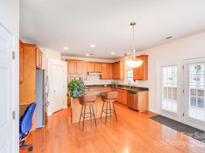 6227 Castlecove Road, Charlotte, NC 28278.  MLS# CAR4255965, YatesRealty ID 13170. 