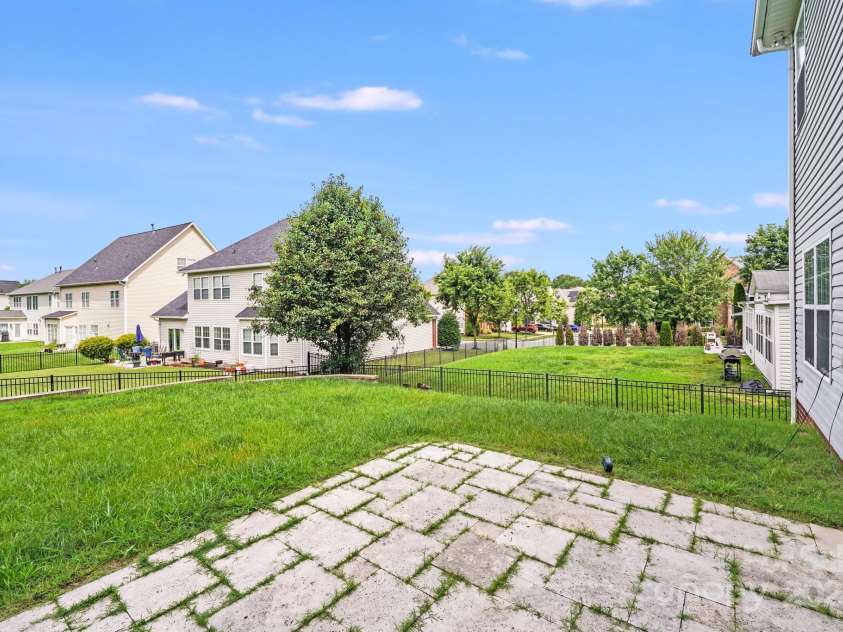 6227 Castlecove Road, Charlotte, NC 28278.  MLS# CAR4255965, YatesRealty ID 13170. 