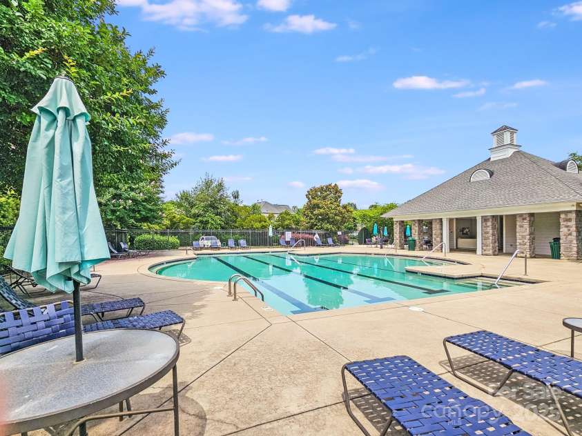6227 Castlecove Road, Charlotte, NC 28278.  MLS# CAR4255965, YatesRealty ID 13170. 