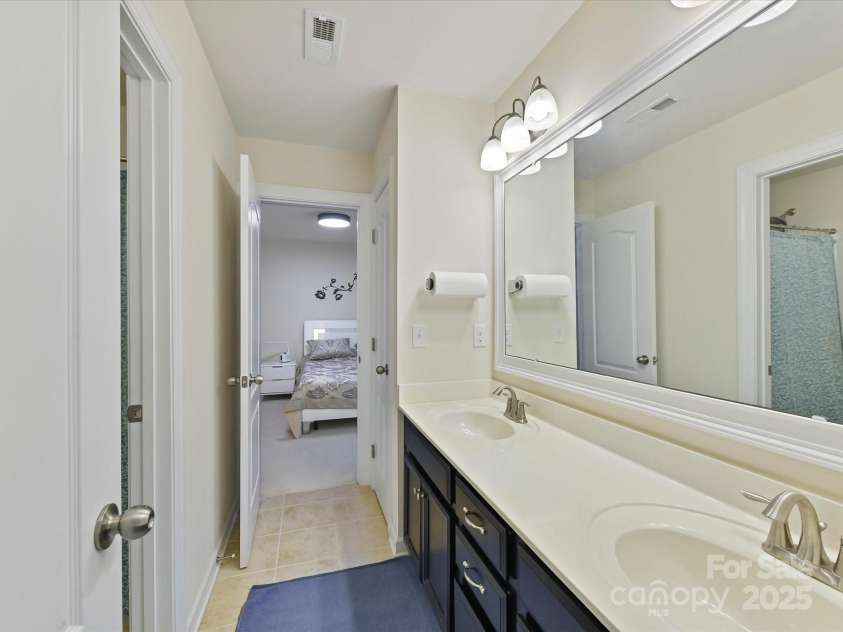 9890 Travertine Trail, Davidson, NC 28036.  MLS# CAR4302344, YatesRealty ID 13170. 