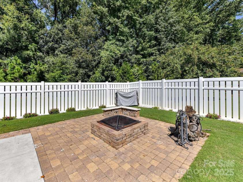 9890 Travertine Trail, Davidson, NC 28036.  MLS# CAR4302344, YatesRealty ID 13170. 