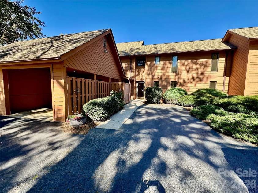 25 Village Drive, Asheville, NC 28803.  MLS# CAR4316122, YatesRealty ID 13171. 