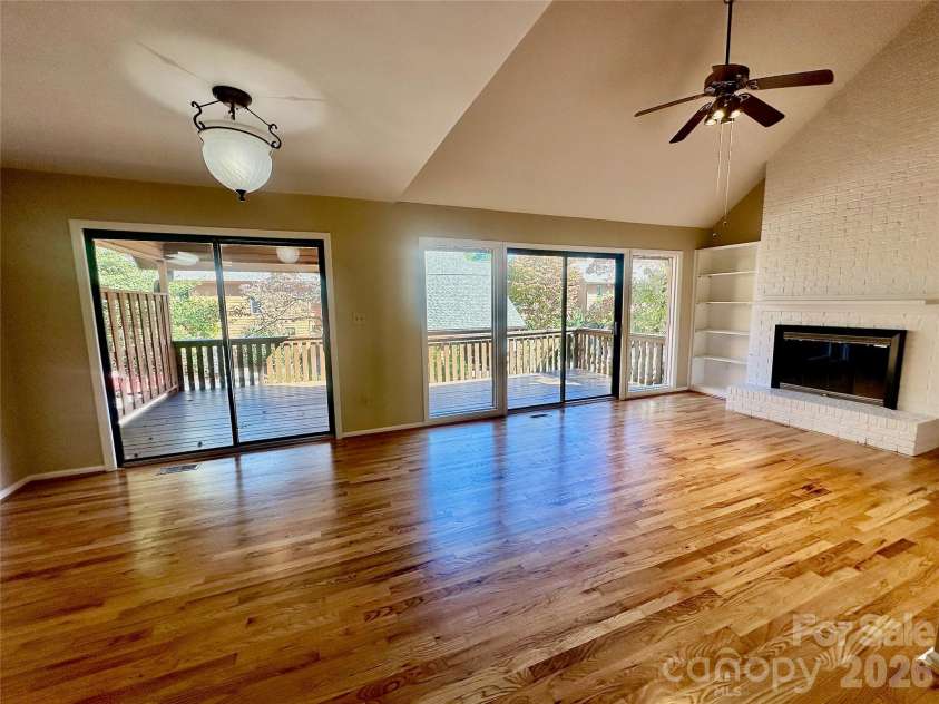 25 Village Drive, Asheville, NC 28803.  MLS# CAR4316122, YatesRealty ID 13171. 
