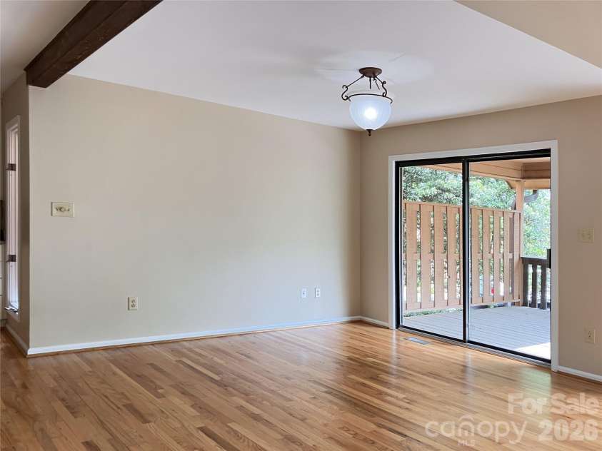 25 Village Drive, Asheville, NC 28803.  MLS# CAR4403144, YatesRealty ID 13171. 