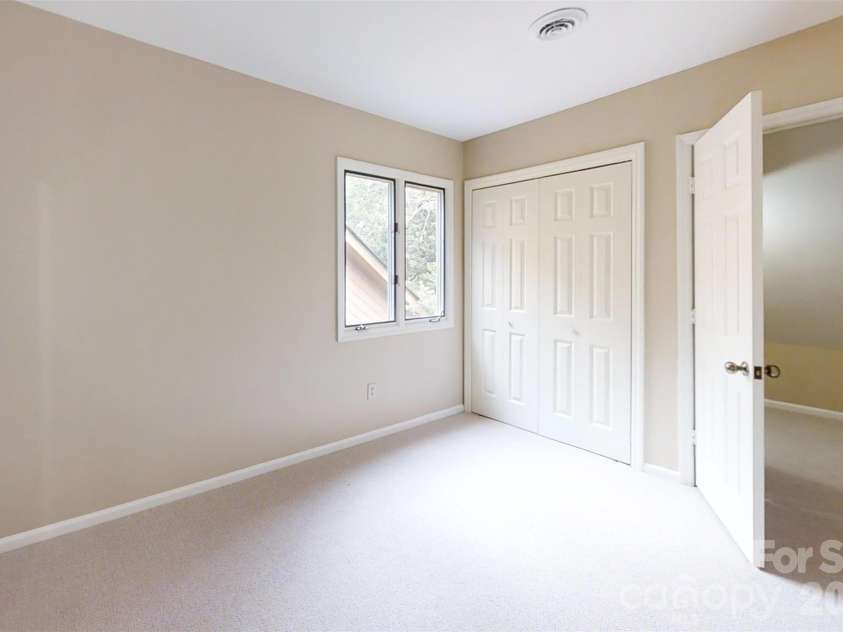 25 Village Drive, Asheville, NC 28803.  MLS# CAR4403144, YatesRealty ID 13171. 