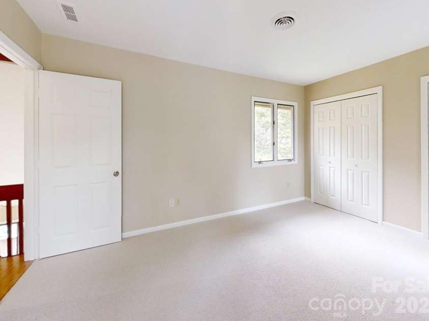 25 Village Drive, Asheville, NC 28803.  MLS# CAR4403144, YatesRealty ID 13171. 