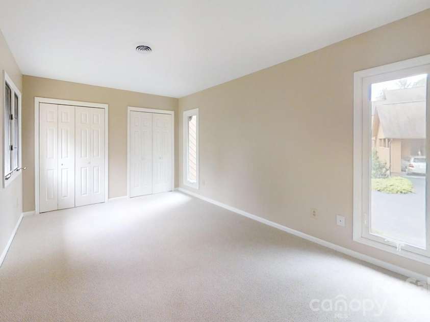 25 Village Drive, Asheville, NC 28803.  MLS# CAR4403144, YatesRealty ID 13171. 