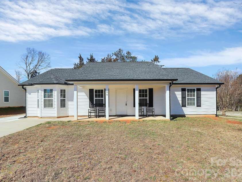 105 Ace Avenue, Dallas, NC 28034.  MLS# CAR4346384, YatesRealty ID 13172. 