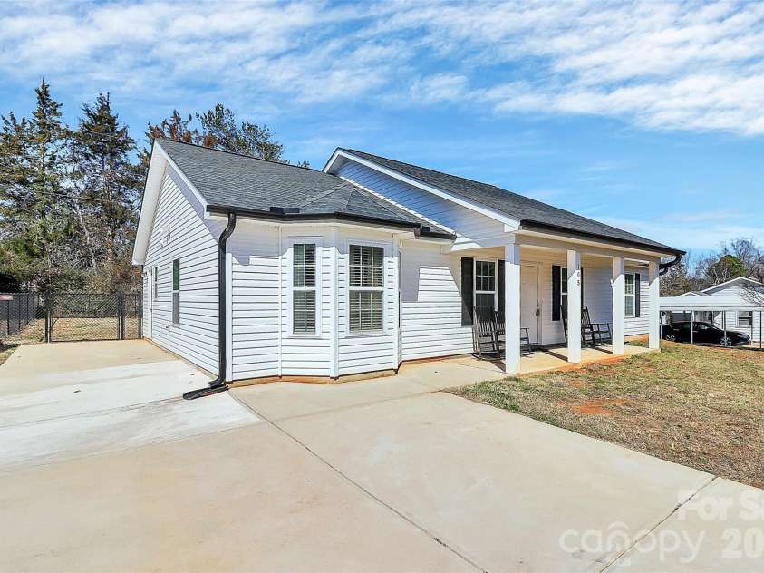 105 Ace Avenue, Dallas, NC 28034.  MLS# CAR4346384, YatesRealty ID 13172. 