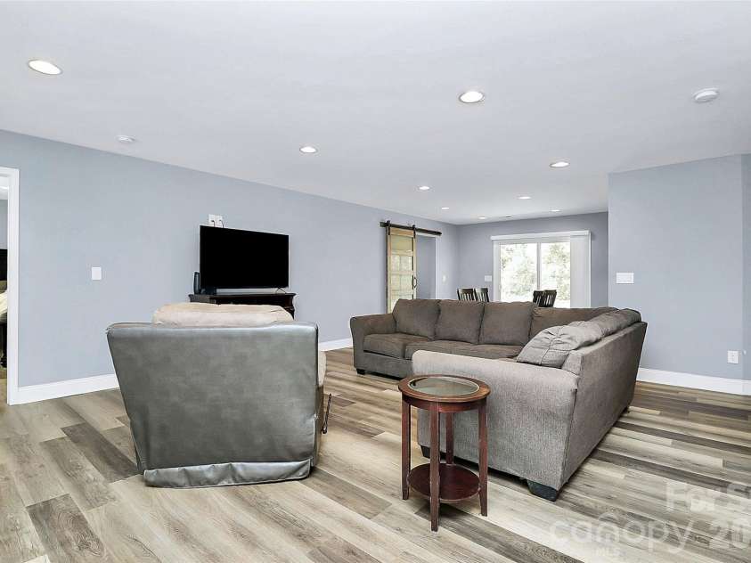105 Ace Avenue, Dallas, NC 28034.  MLS# CAR4346384, YatesRealty ID 13172. 