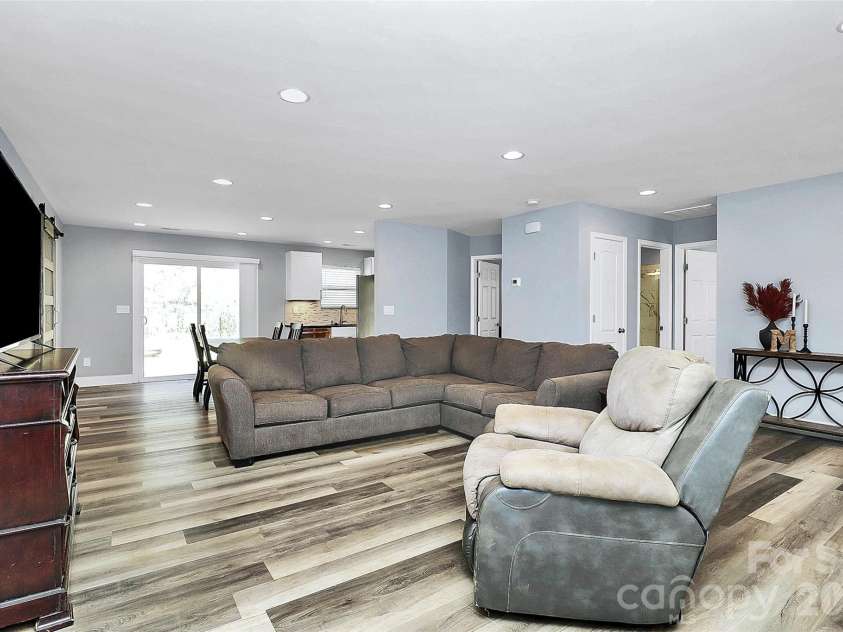 105 Ace Avenue, Dallas, NC 28034.  MLS# CAR4346384, YatesRealty ID 13172. 