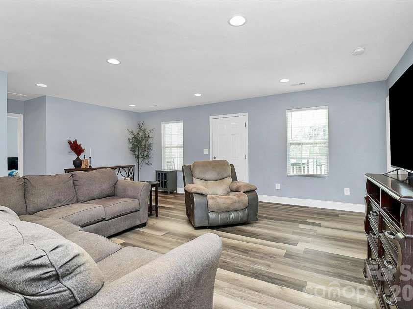 105 Ace Avenue, Dallas, NC 28034.  MLS# CAR4346384, YatesRealty ID 13172. 