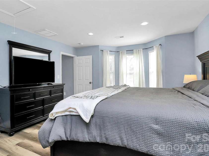 105 Ace Avenue, Dallas, NC 28034.  MLS# CAR4346384, YatesRealty ID 13172. 