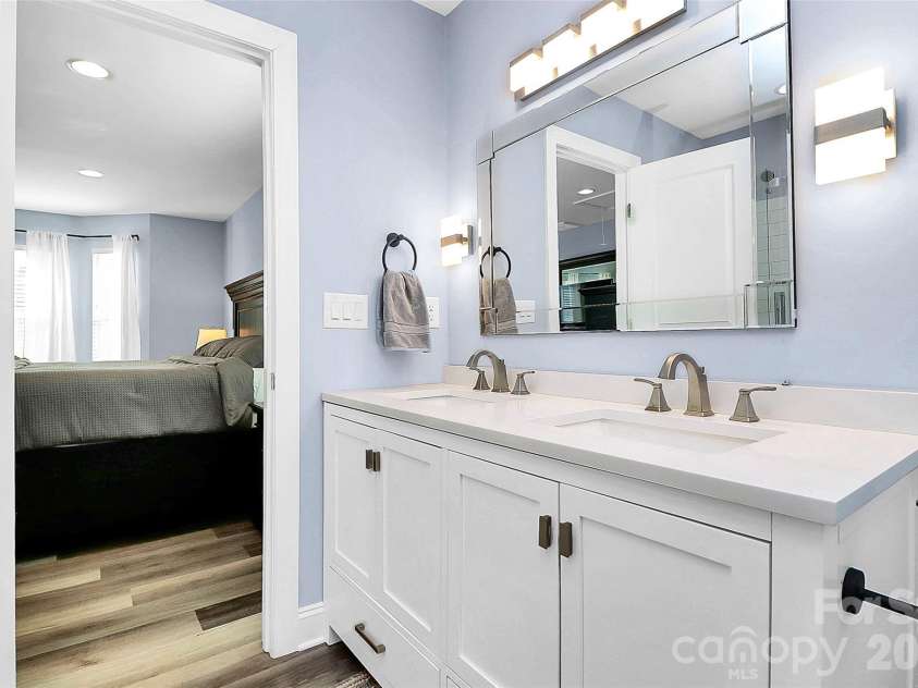 105 Ace Avenue, Dallas, NC 28034.  MLS# CAR4346384, YatesRealty ID 13172. 