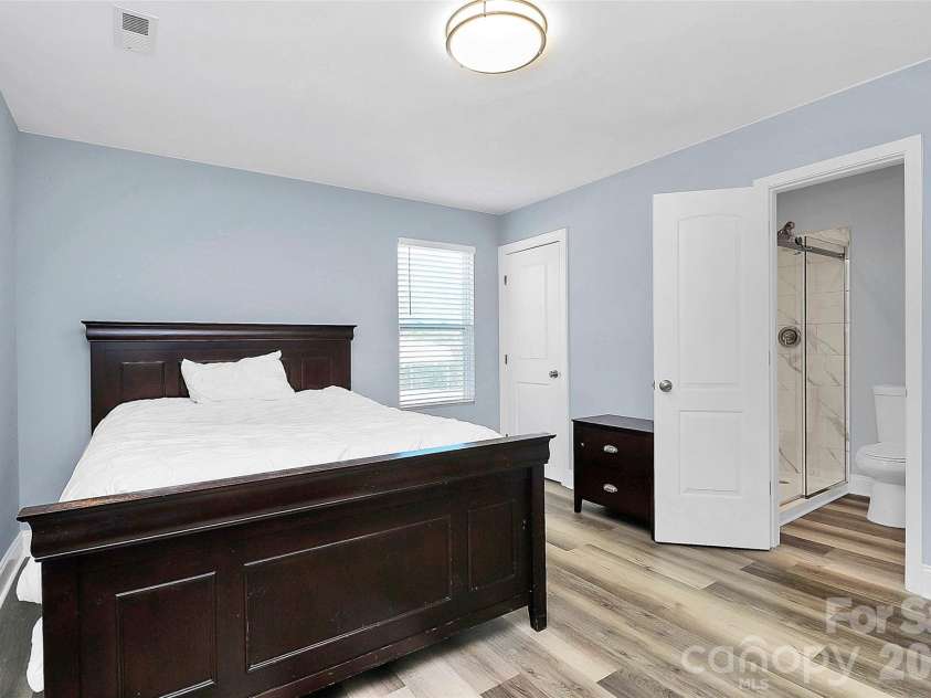105 Ace Avenue, Dallas, NC 28034.  MLS# CAR4346384, YatesRealty ID 13172. 