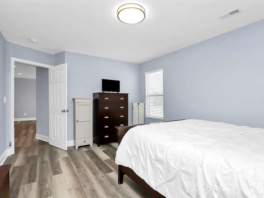 105 Ace Avenue, Dallas, NC 28034.  MLS# CAR4346384, YatesRealty ID 13172. 
