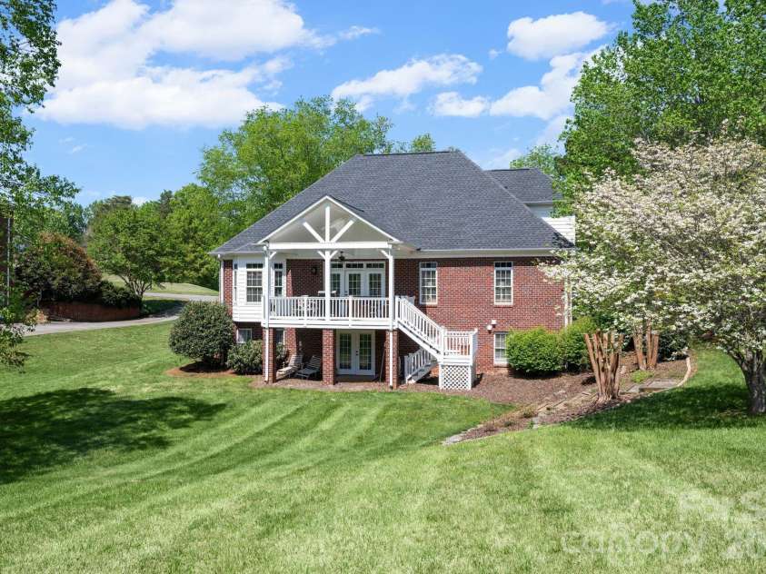 531 Oak Valley Boulevard, Advance, NC 27006.  MLS# CAR4370434, YatesRealty ID 13174. 
