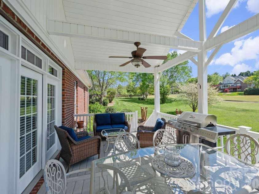 531 Oak Valley Boulevard, Advance, NC 27006.  MLS# CAR4370434, YatesRealty ID 13174. 