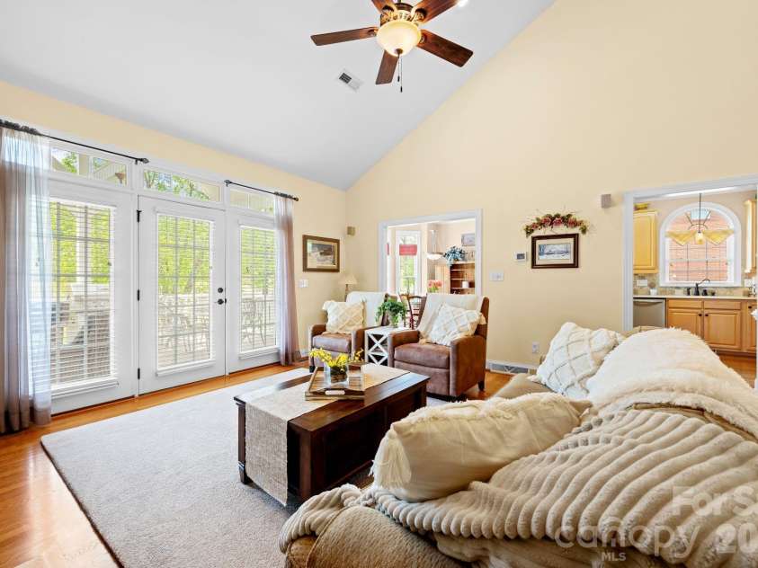 531 Oak Valley Boulevard, Advance, NC 27006.  MLS# CAR4370434, YatesRealty ID 13174. 